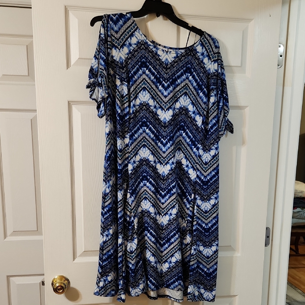 Kim Rogers Blue and White Chevron Midi Dress